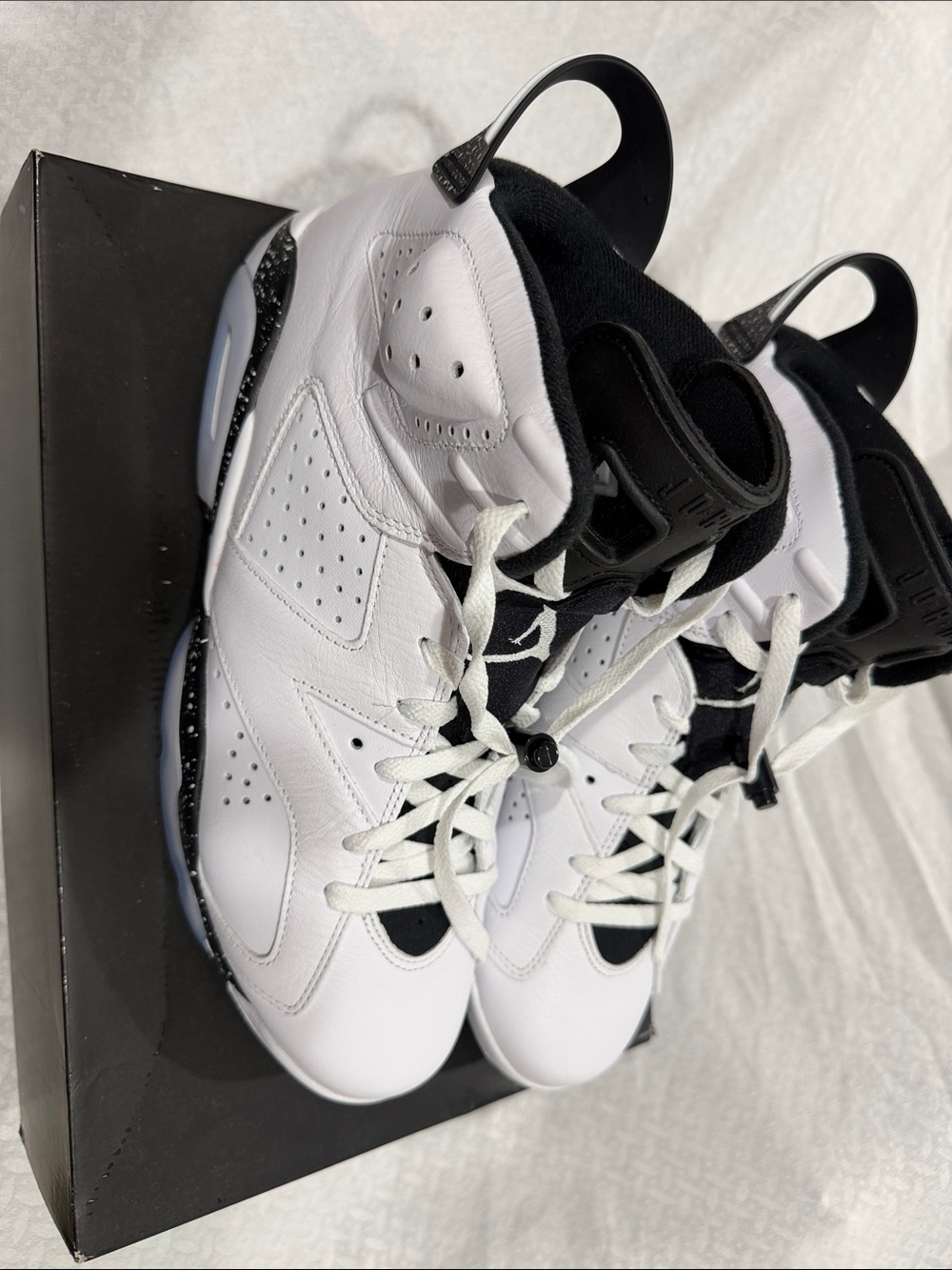 Jordan Reverse Oreo Retro 6 - Picture 2 of 6